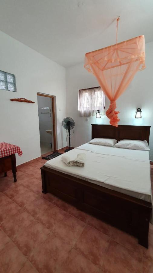 Guesthouse Kind And Love Hikkaduwa Ngoại thất bức ảnh