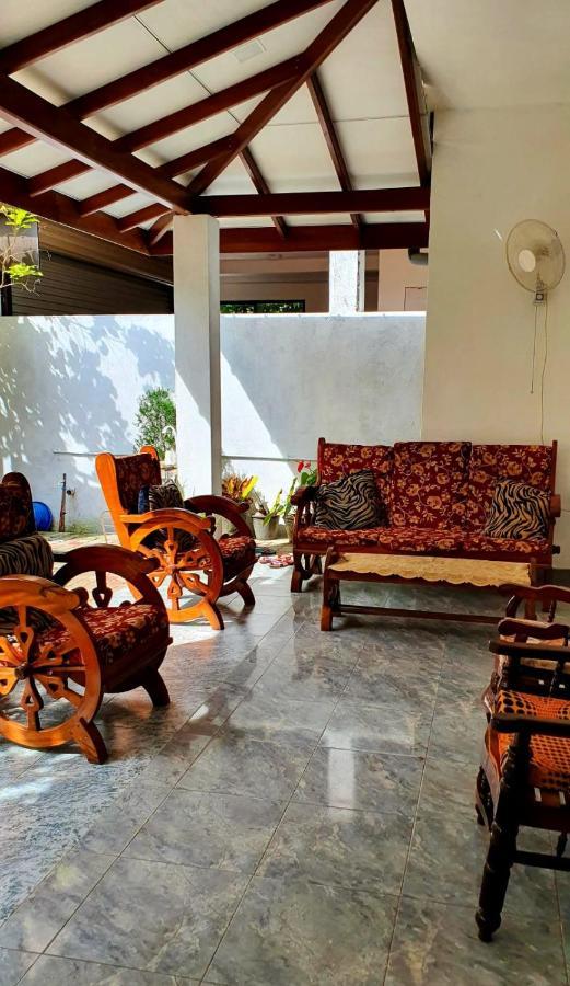 Guesthouse Kind And Love Hikkaduwa Ngoại thất bức ảnh