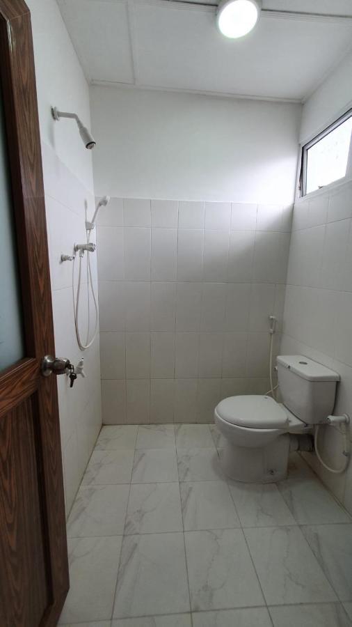Guesthouse Kind And Love Hikkaduwa Ngoại thất bức ảnh