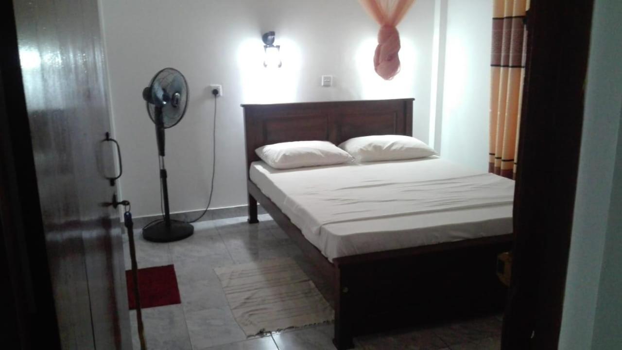 Guesthouse Kind And Love Hikkaduwa Ngoại thất bức ảnh