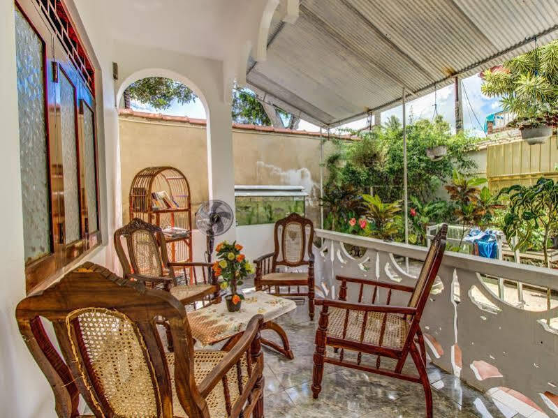 Guesthouse Kind And Love Hikkaduwa Ngoại thất bức ảnh
