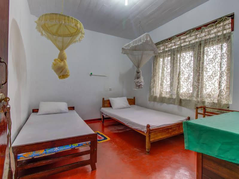 Guesthouse Kind And Love Hikkaduwa Ngoại thất bức ảnh
